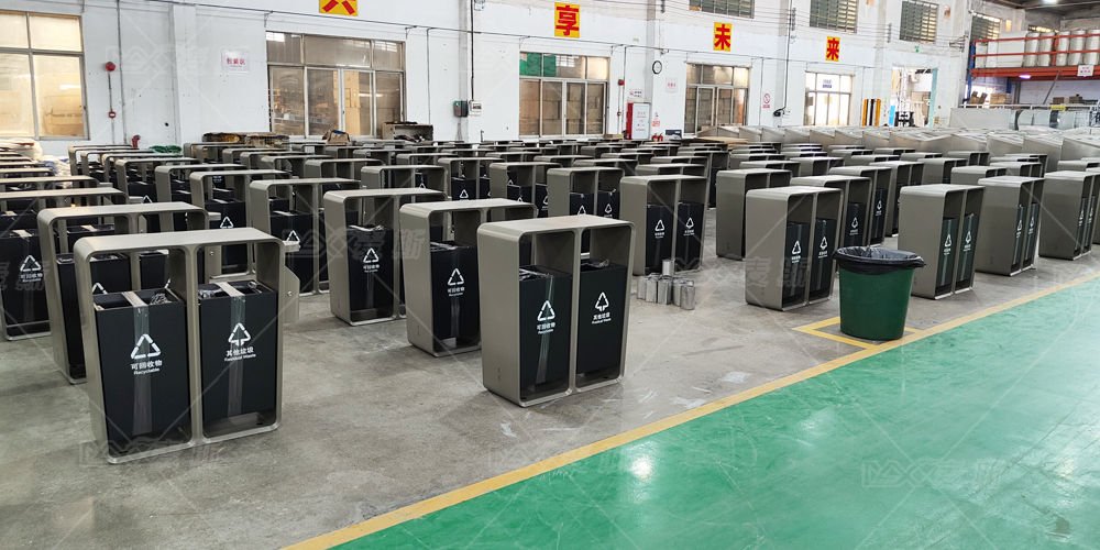 不銹鋼垃圾桶的設(shè)計如何與城市環(huán)境融合實現(xiàn)創(chuàng)新? 不銹鋼垃圾桶的設(shè)計如何與城市環(huán)境融合實現(xiàn)創(chuàng)新?