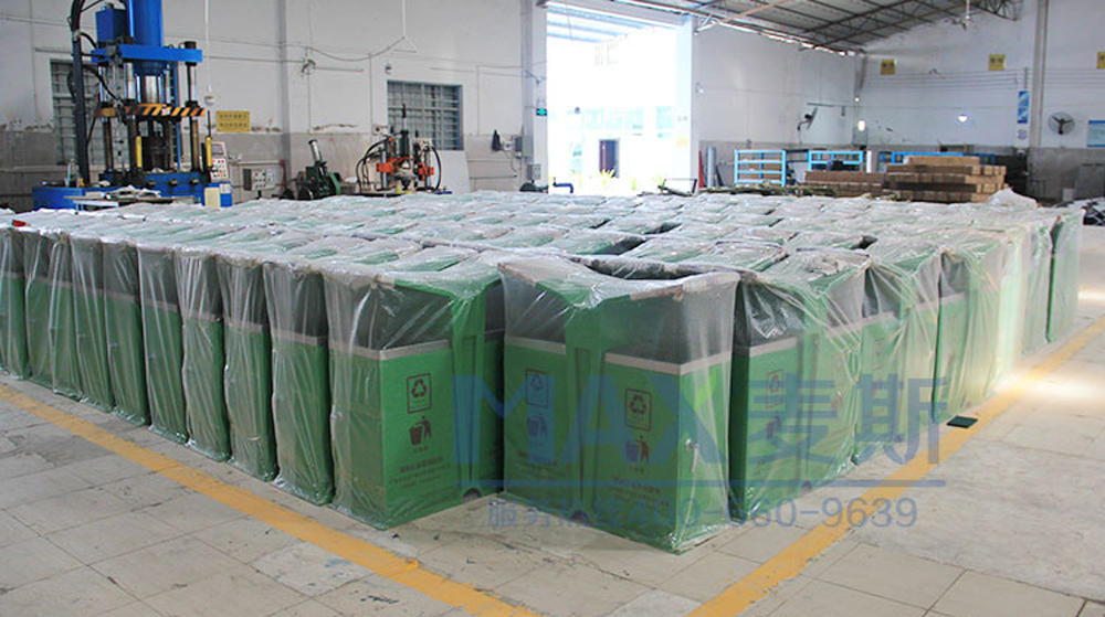 【廣東項目】河源市城管局果皮箱順利裝車送赴河源! 【廣東項目】河源市城管局果皮箱順利裝車送赴河源!