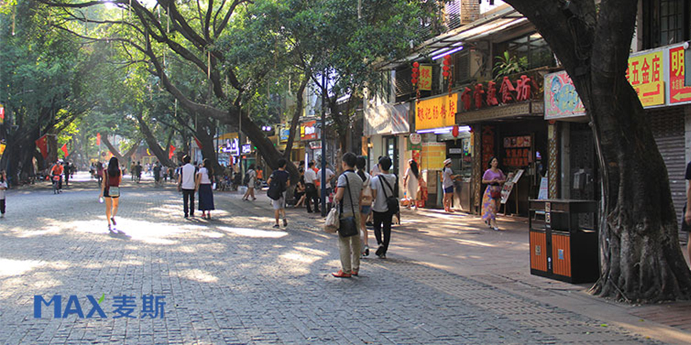 北京步行街果皮箱國慶順利投入使用！