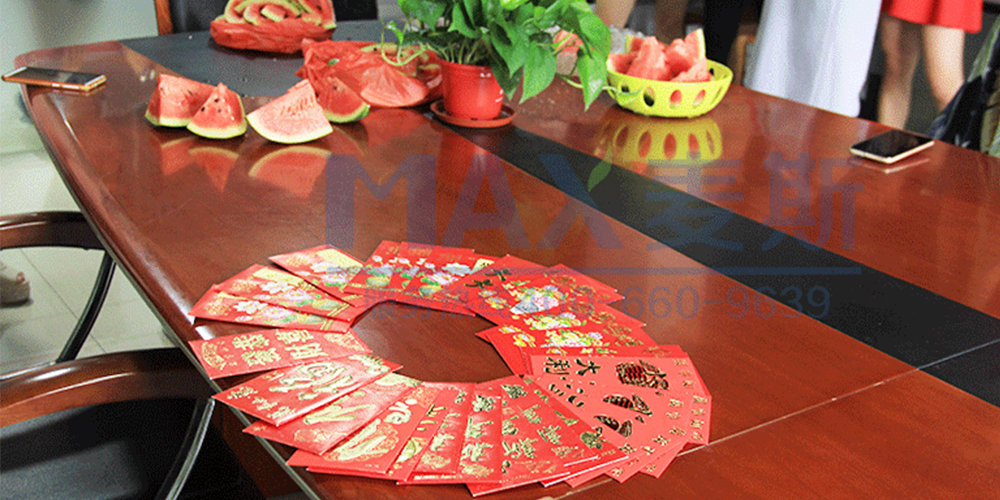 端午佳節龍舟競 麥斯環保粽子情