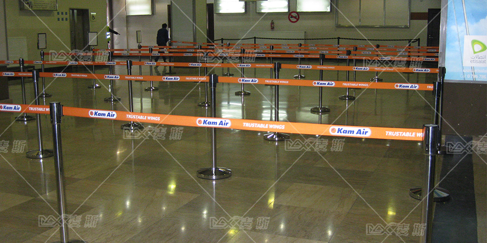 【MAX麥斯】欄桿座走向迪拜國(guó)際機(jī)場(chǎng)